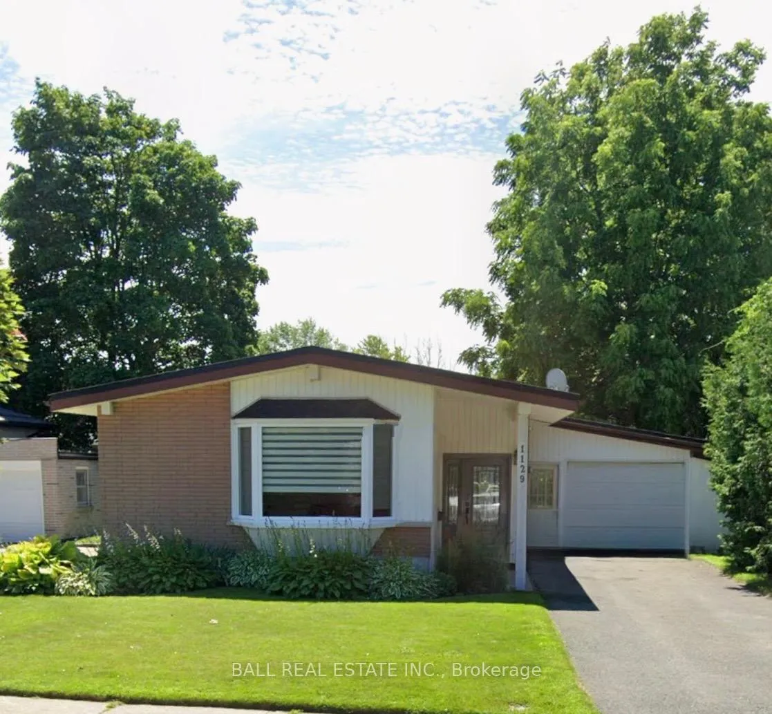 Front of 1129 Algonquin Boulevard
