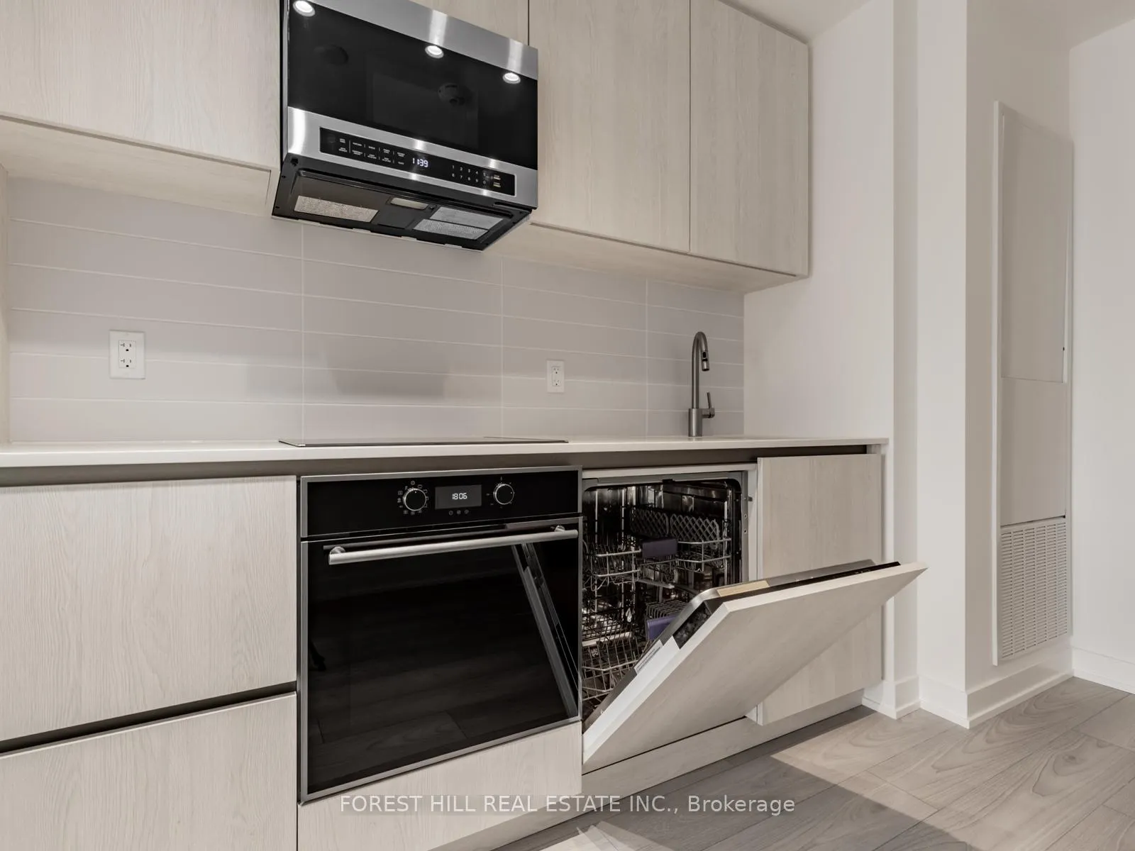 Photo 12 of Unit 1910S, 110 Broadway Avenue, Toronto, Mount Pleasant West — HOMEH