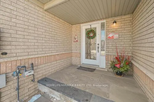 Photo 5 of 190 Deepsprings Crescent, Vaughan, Vellore Village — HOMEH