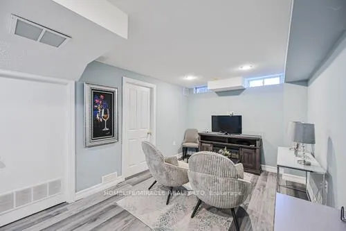 Photo 38 of 190 Deepsprings Crescent, Vaughan, Vellore Village — HOMEH