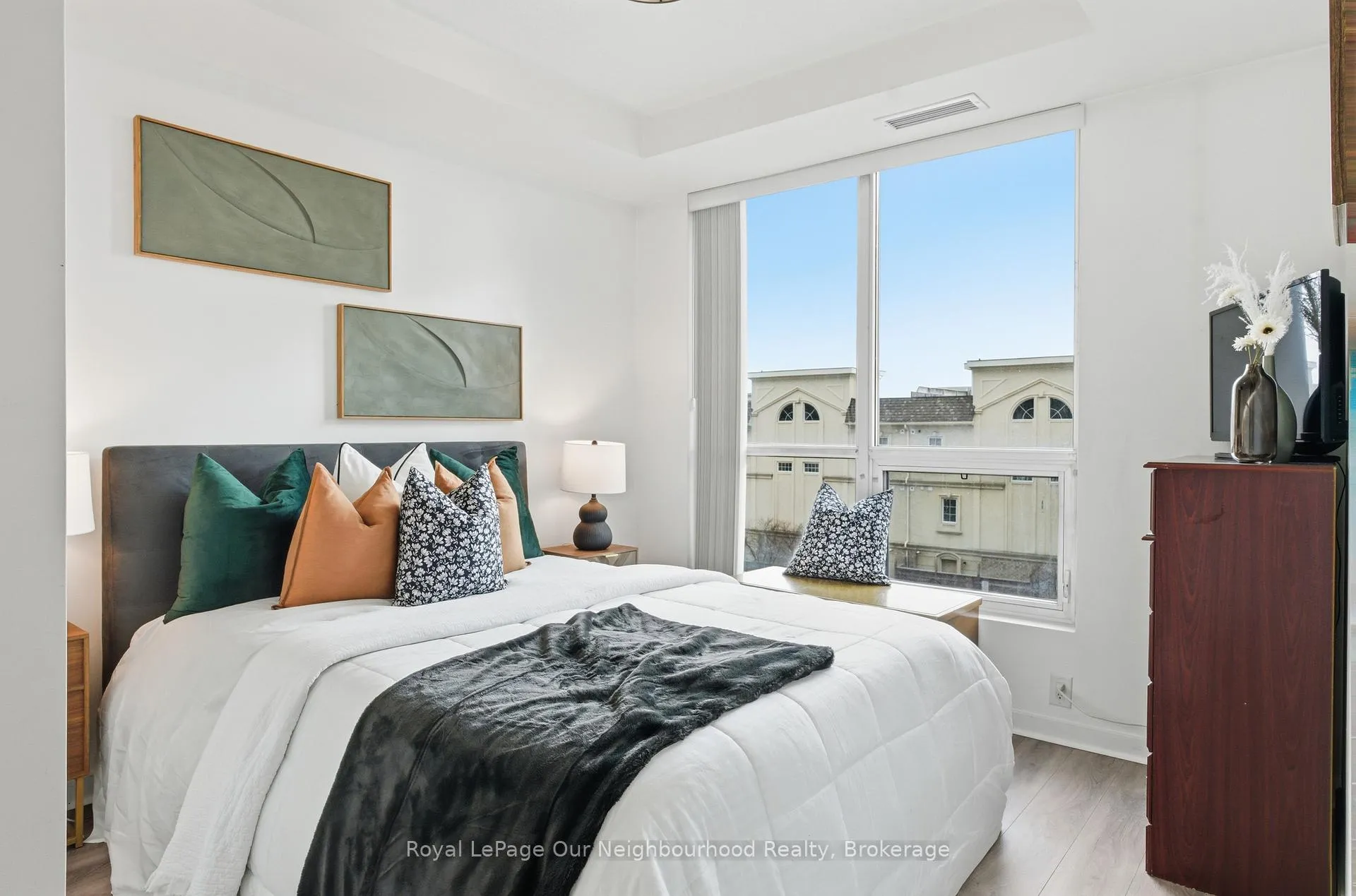 Photo 10 of Unit 301, 1235 Bayly Street, Pickering, Bay Ridges — HOMEH