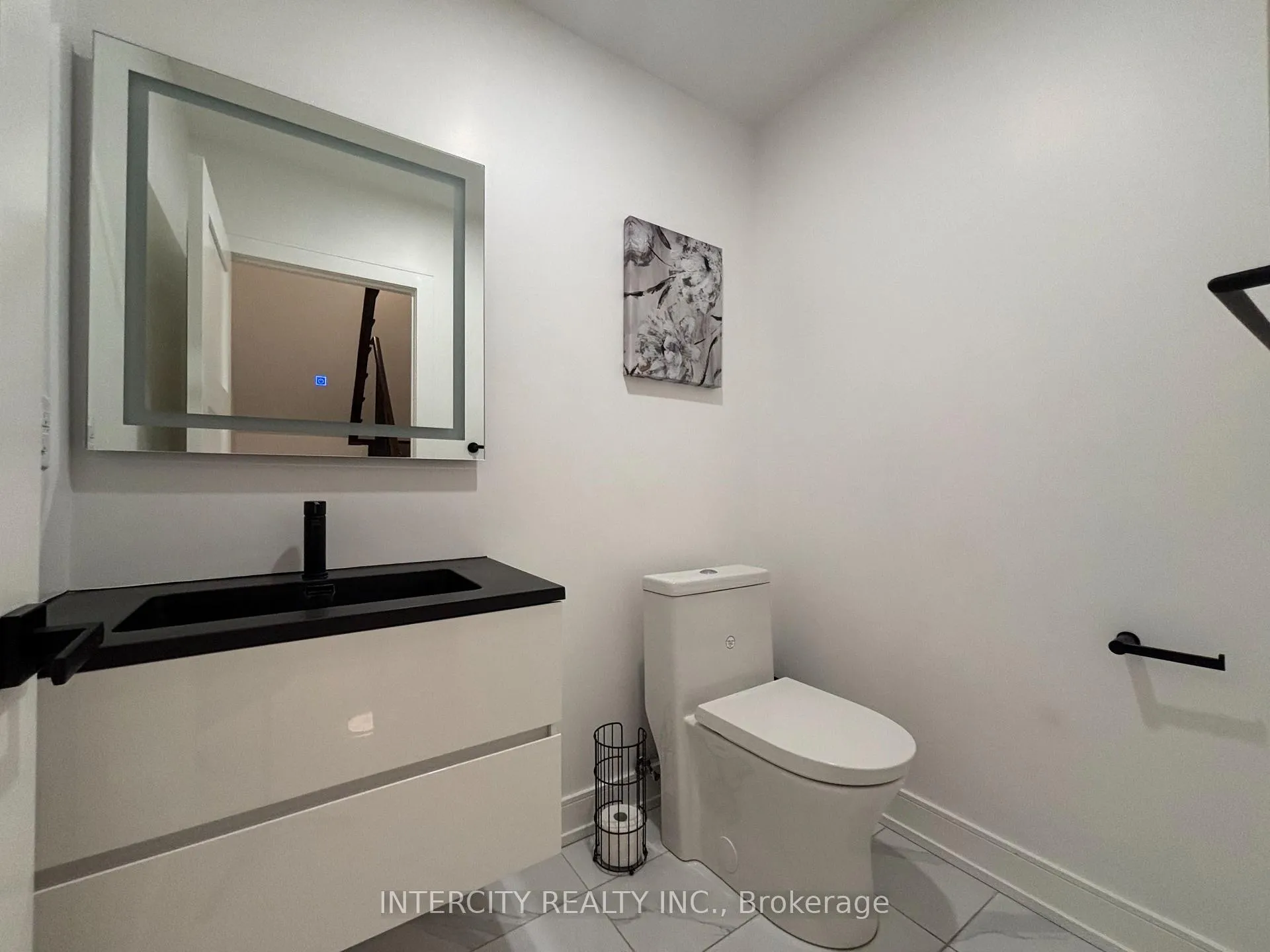 Photo 6 of Unit 8, 7 Brighton Place, Vaughan, Crestwood-Springfarm-Yorkhill — HOMEH