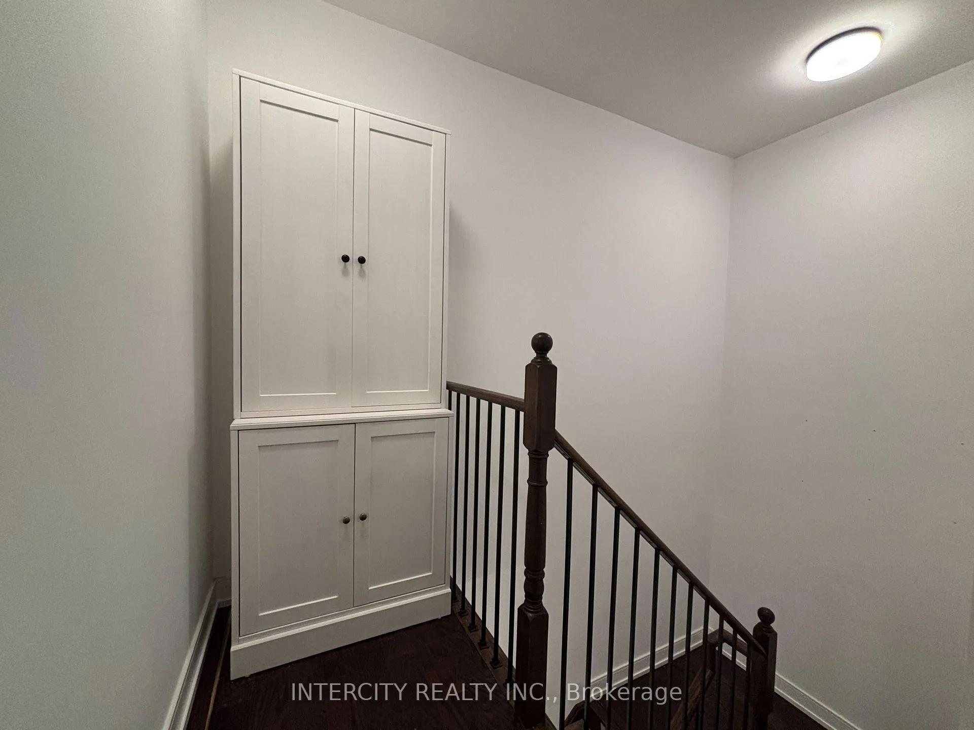 Photo 12 of Unit 8, 7 Brighton Place, Vaughan, Crestwood-Springfarm-Yorkhill — HOMEH