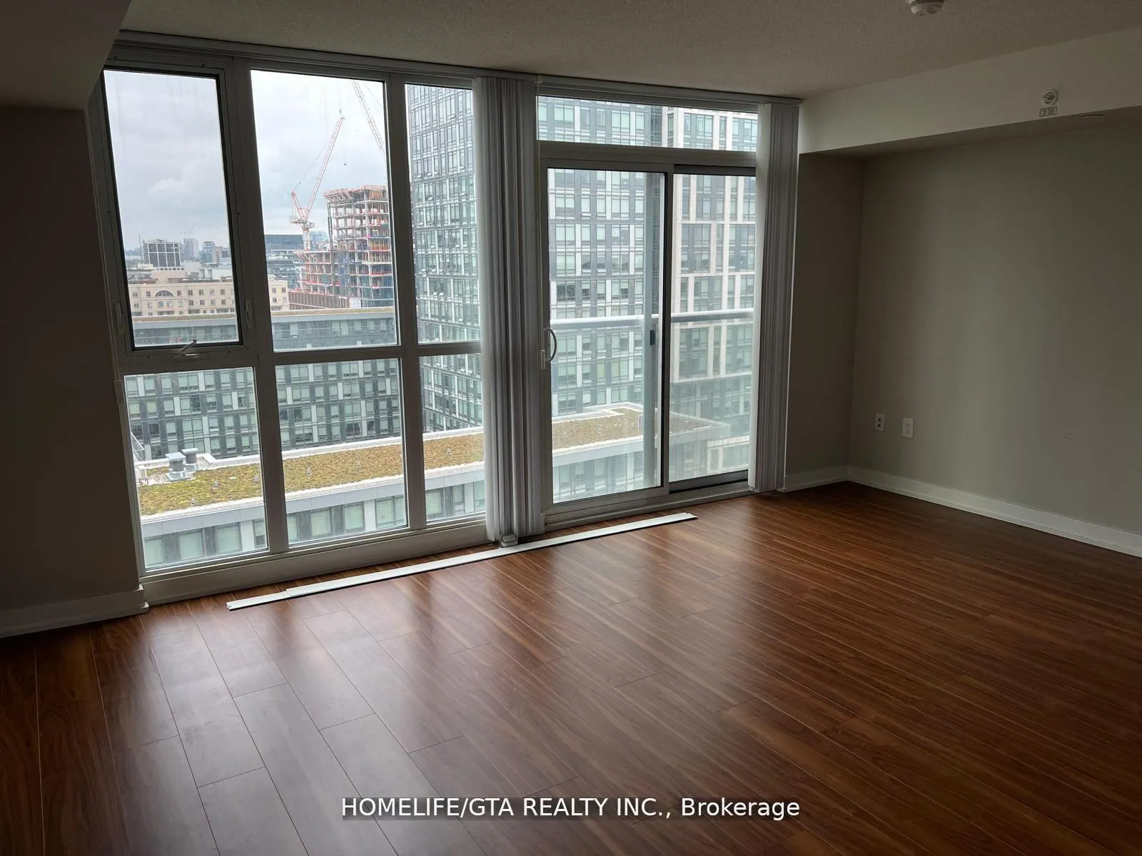 Photo 4 of Unit 1608, 85 Queens Wharf Road, Toronto, Waterfront Communities — HOMEH