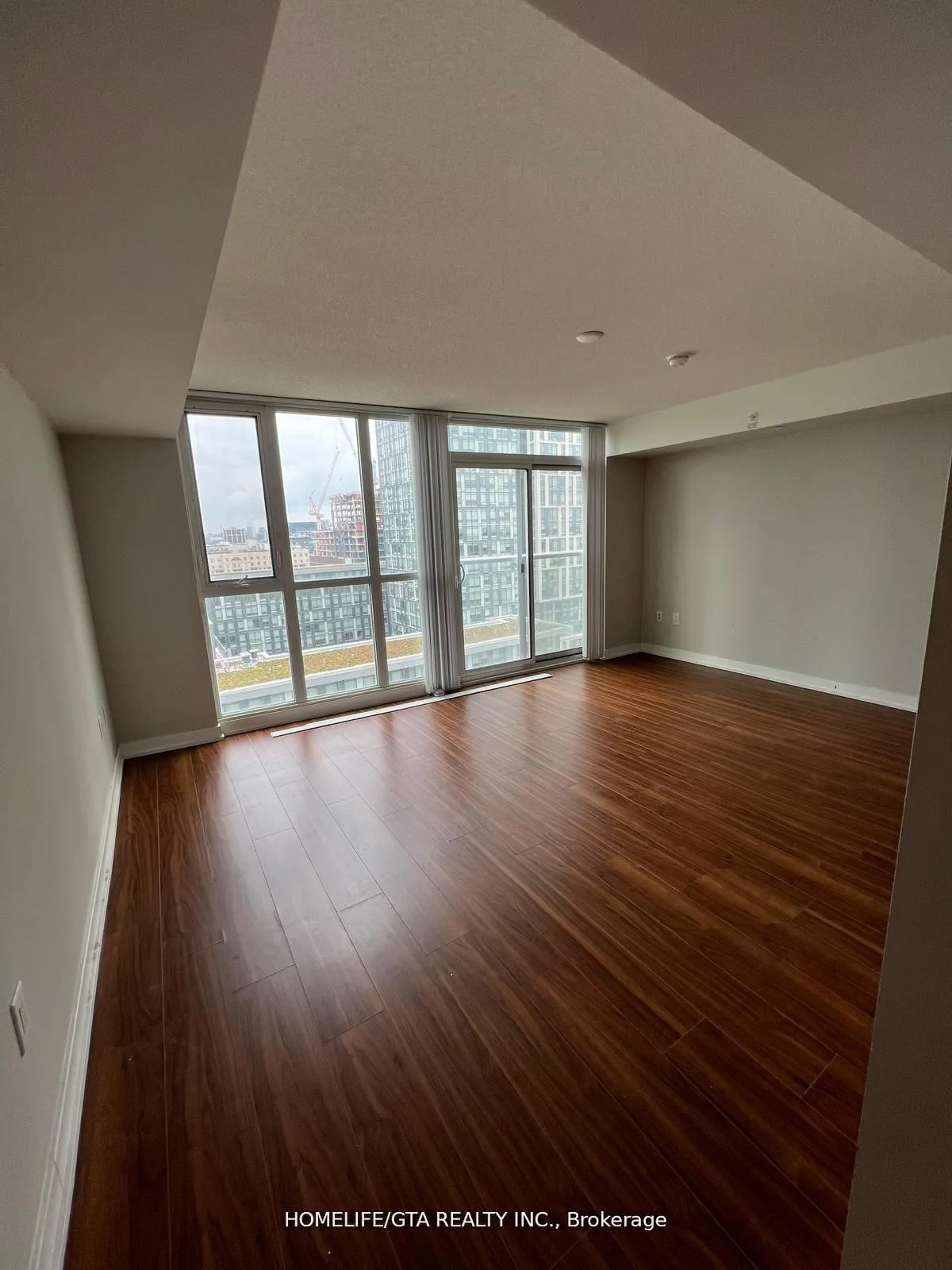 Photo 7 of Unit 1608, 85 Queens Wharf Road, Toronto, Waterfront Communities — HOMEH