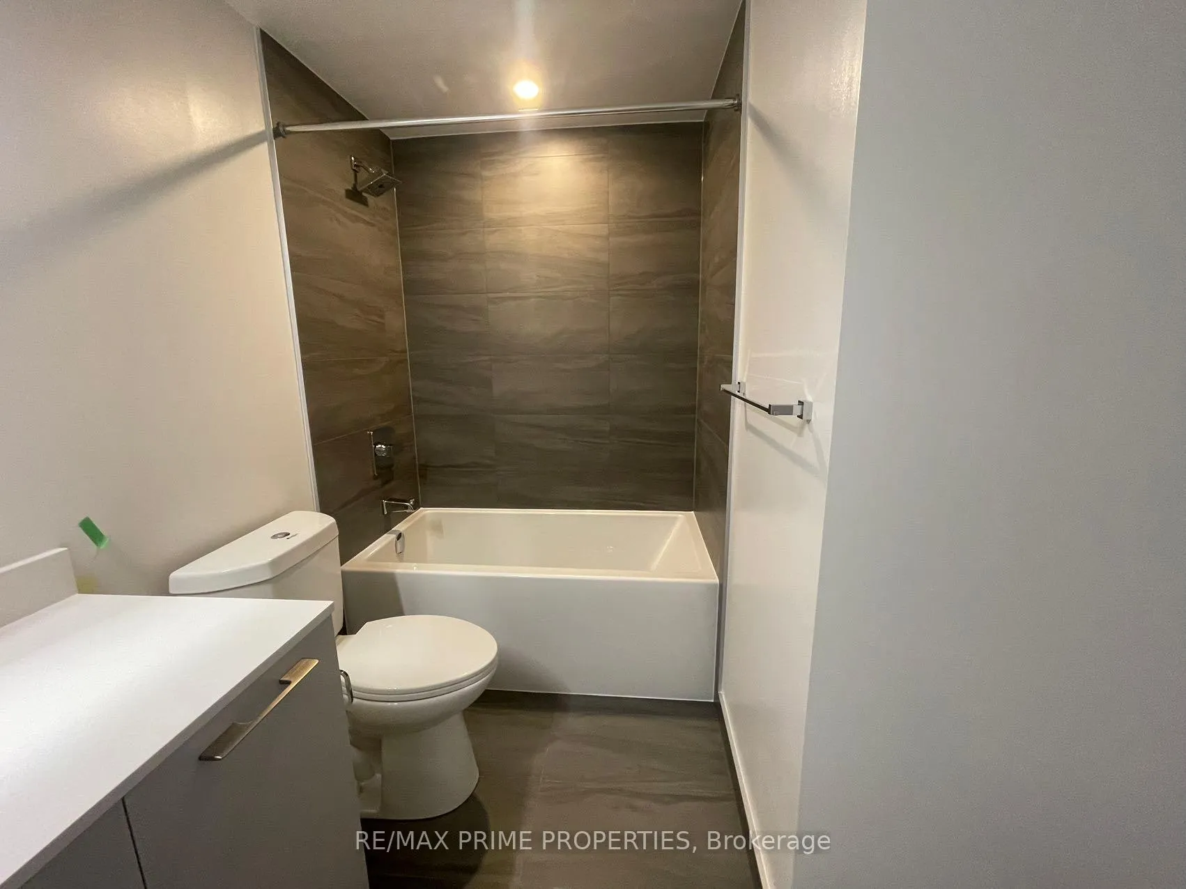 Photo 7 of Unit 2611, 8 Water Walk Drive, Markham, Unionville — HOMEH