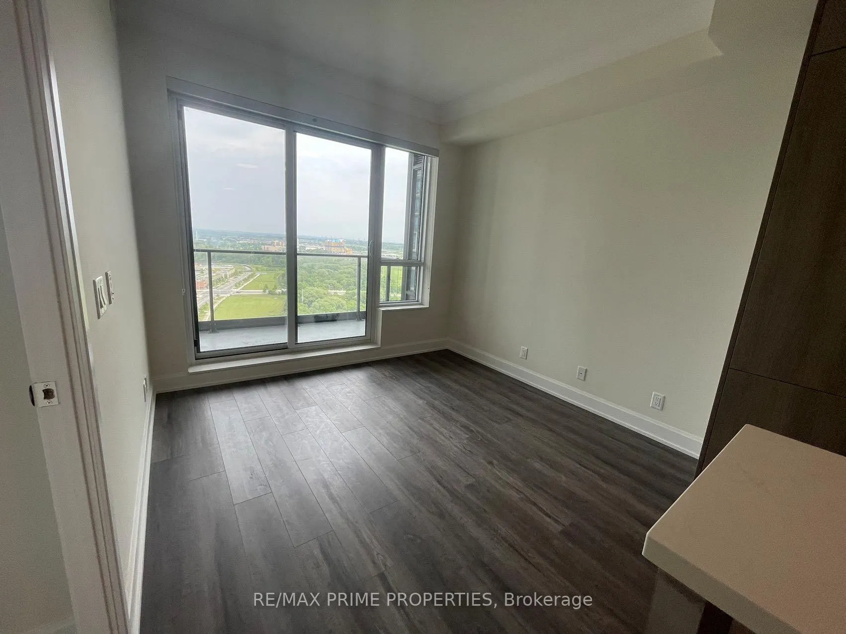 Photo 18 of Unit 2611, 8 Water Walk Drive, Markham, Unionville — HOMEH