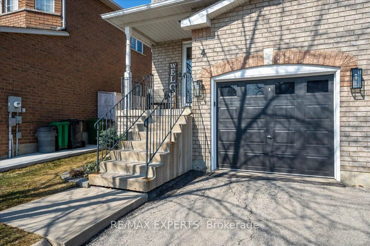 Photo 4 of 4 Knoll Haven Circle, Caledon, Bolton North — HOMEH