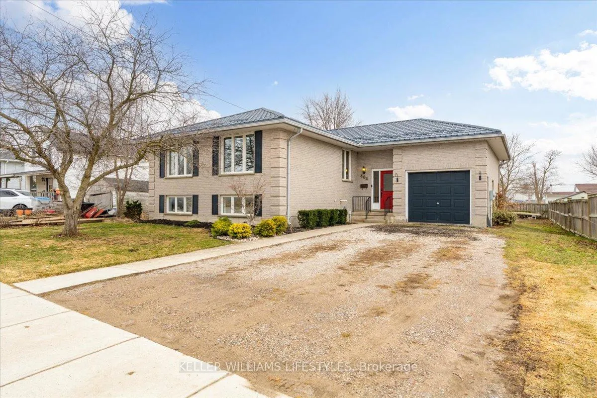 Photo 2 of 404 Ontario Street, Warwick, Watford — HOMEH