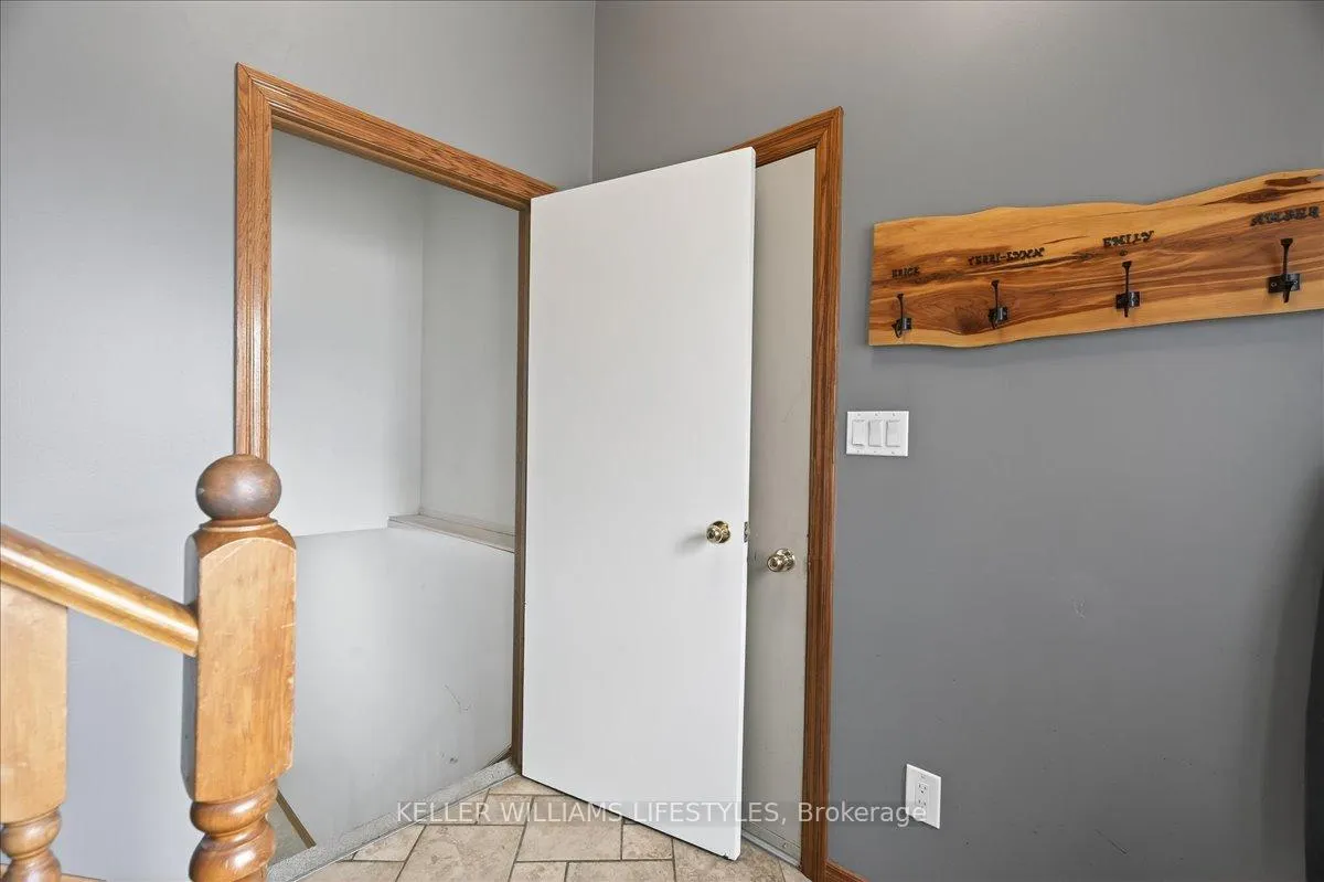 Photo 4 of 404 Ontario Street, Warwick, Watford — HOMEH