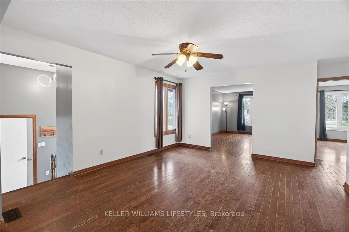 Photo 5 of 404 Ontario Street, Warwick, Watford — HOMEH