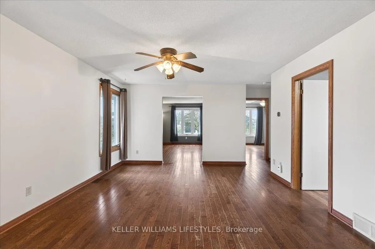 Photo 6 of 404 Ontario Street, Warwick, Watford — HOMEH
