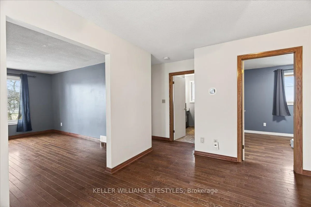 Photo 7 of 404 Ontario Street, Warwick, Watford — HOMEH