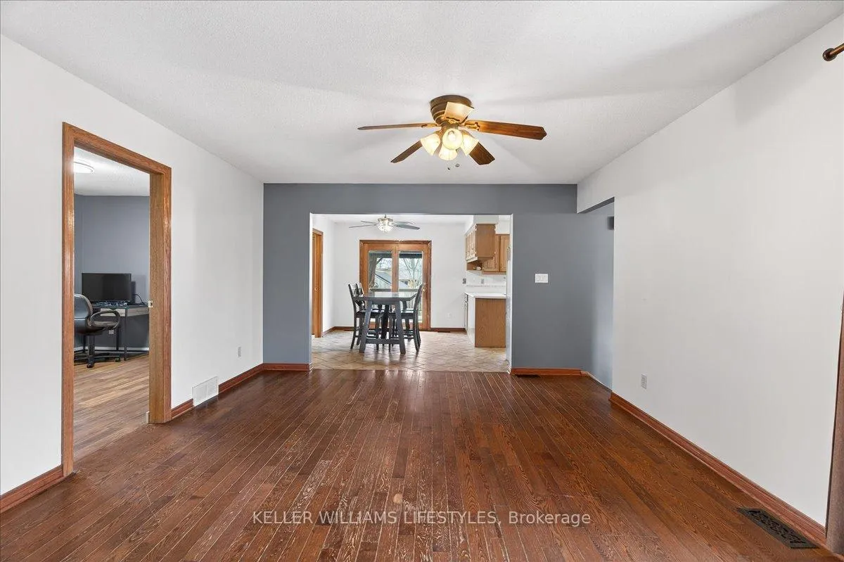 Photo 10 of 404 Ontario Street, Warwick, Watford — HOMEH