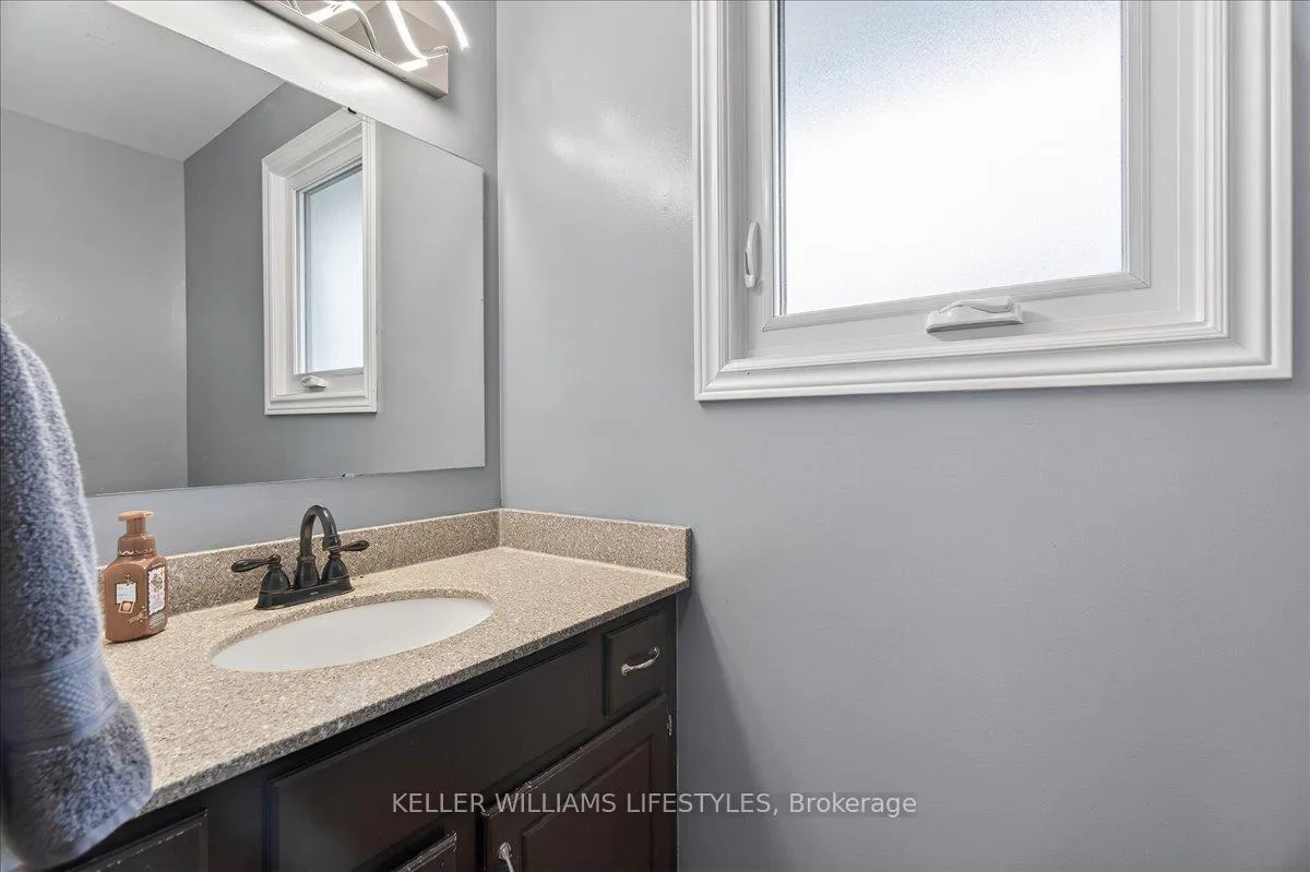 Photo 13 of 404 Ontario Street, Warwick, Watford — HOMEH
