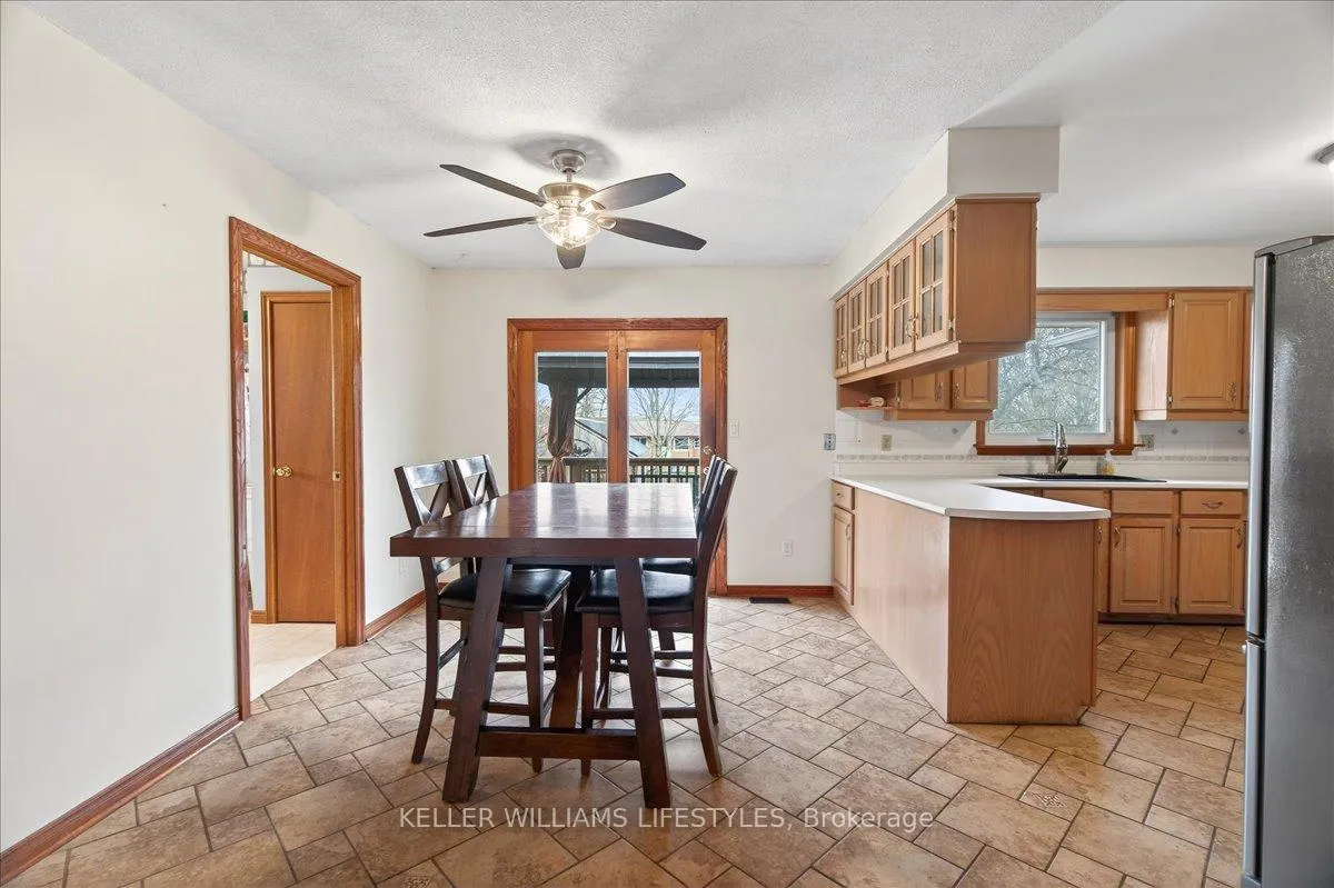 Photo 17 of 404 Ontario Street, Warwick, Watford — HOMEH