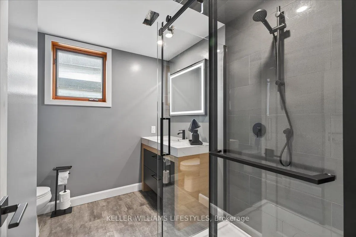 Photo 26 of 404 Ontario Street, Warwick, Watford — HOMEH
