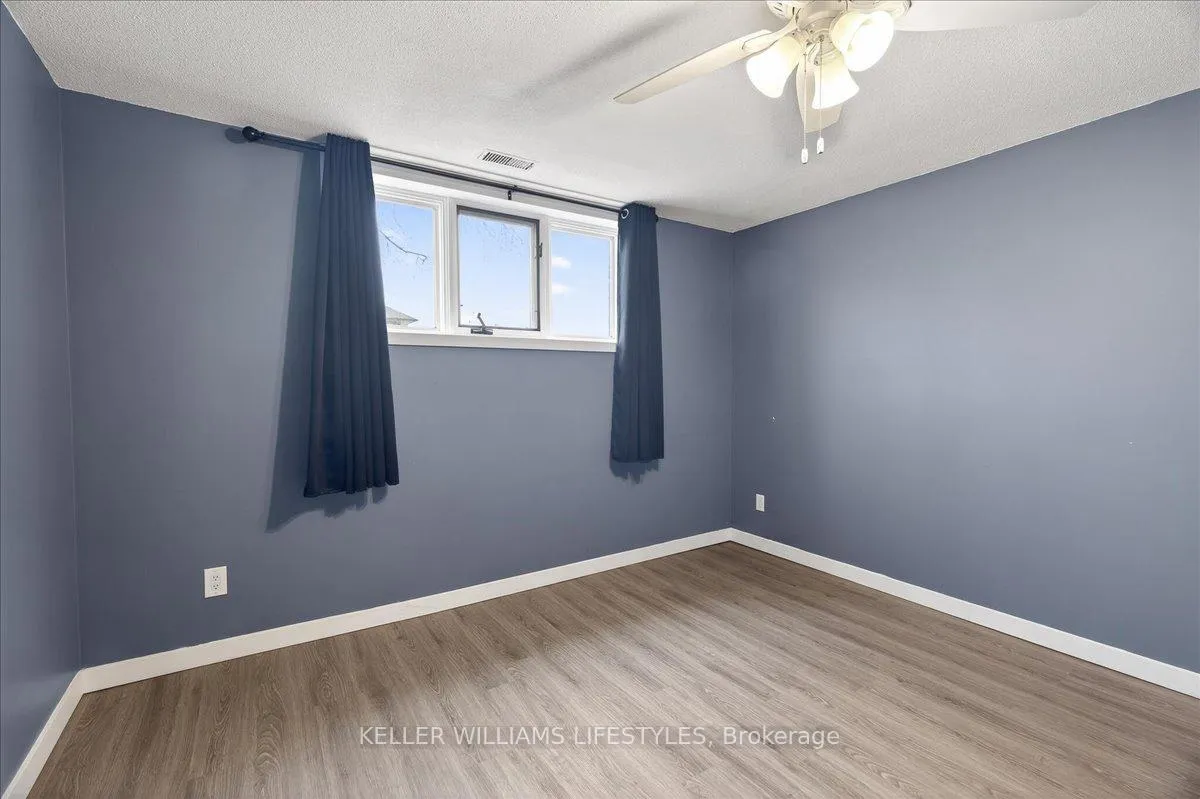Photo 28 of 404 Ontario Street, Warwick, Watford — HOMEH