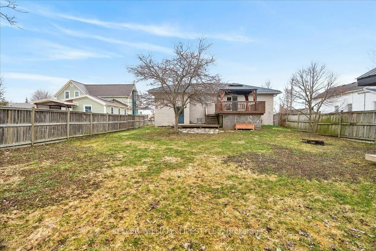 Photo 33 of 404 Ontario Street, Warwick, Watford — HOMEH