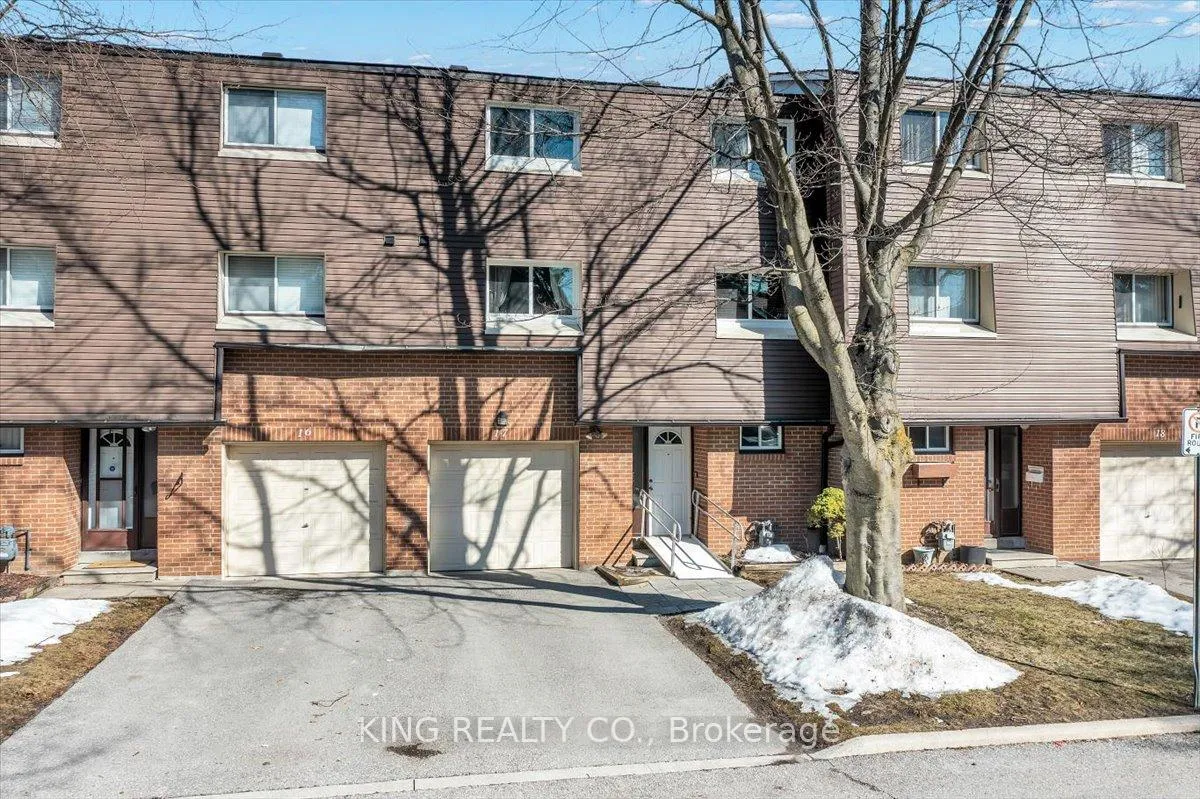 Front of Unit 17, 1415 Fieldlight Boulevard