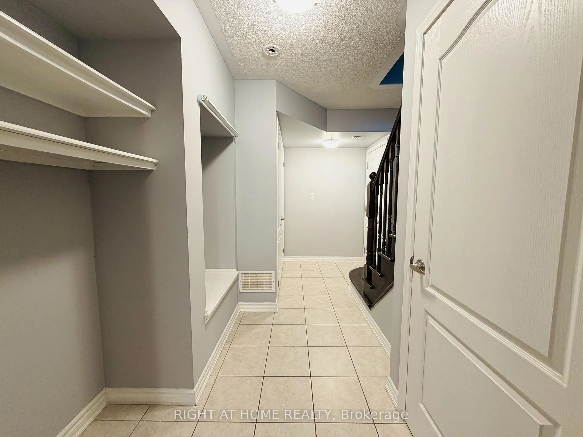 Photo 5 of 1633 Leblanc Court, Milton, Ford — HOMEH
