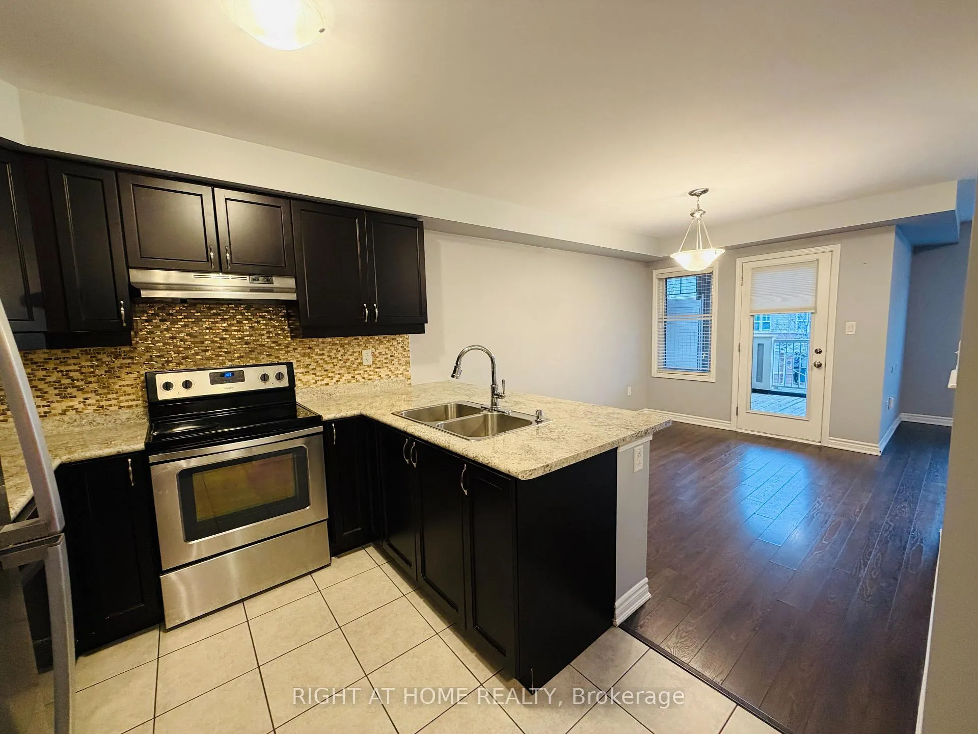 Photo 7 of 1633 Leblanc Court, Milton, Ford — HOMEH