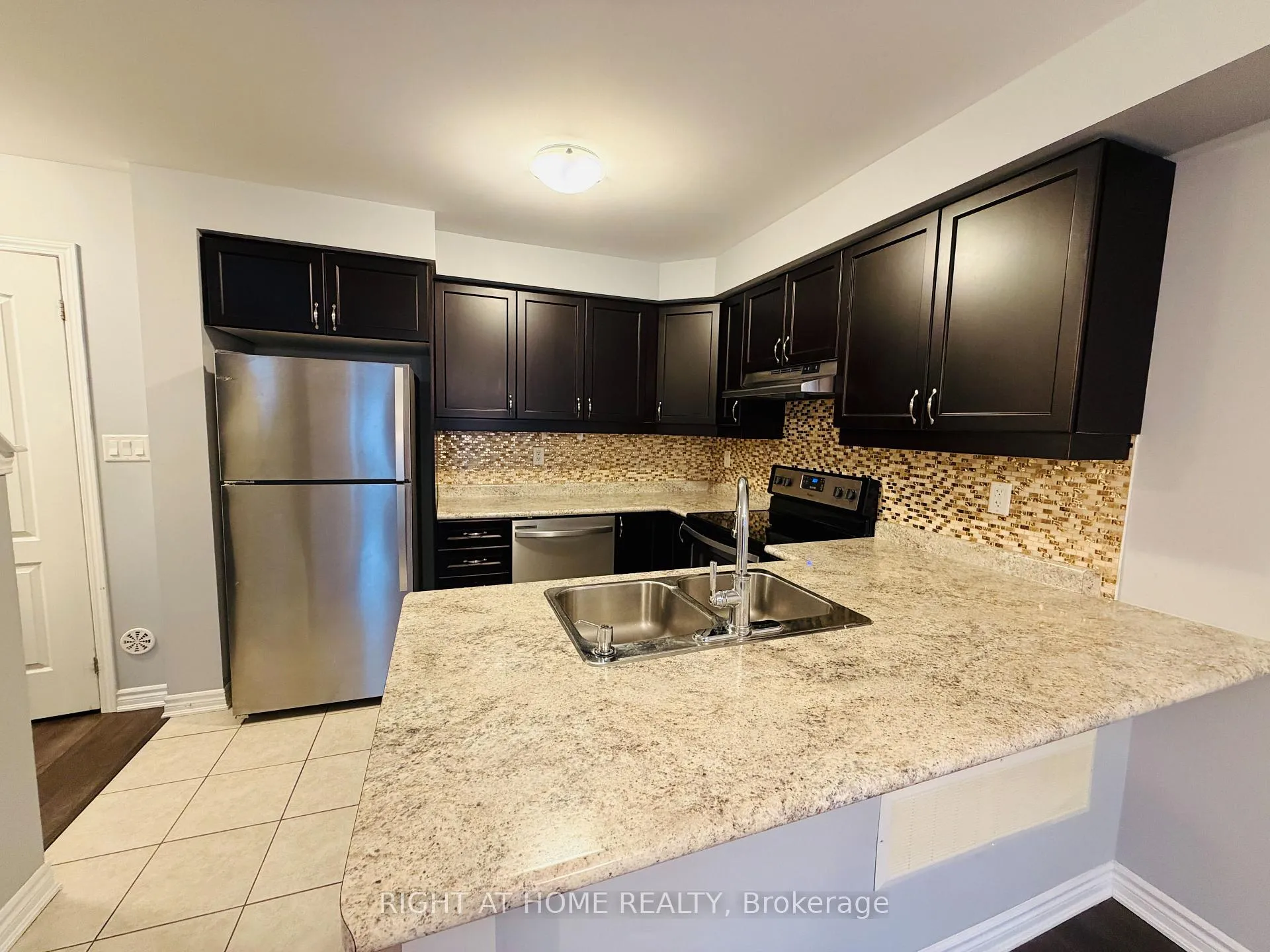 Photo 8 of 1633 Leblanc Court, Milton, Ford — HOMEH