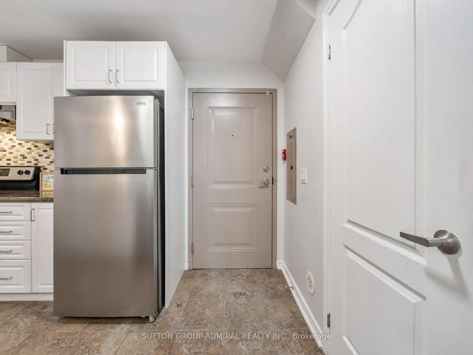 Photo 2 of Unit 101, 9589 Keele Street, Vaughan, Maple — HOMEH