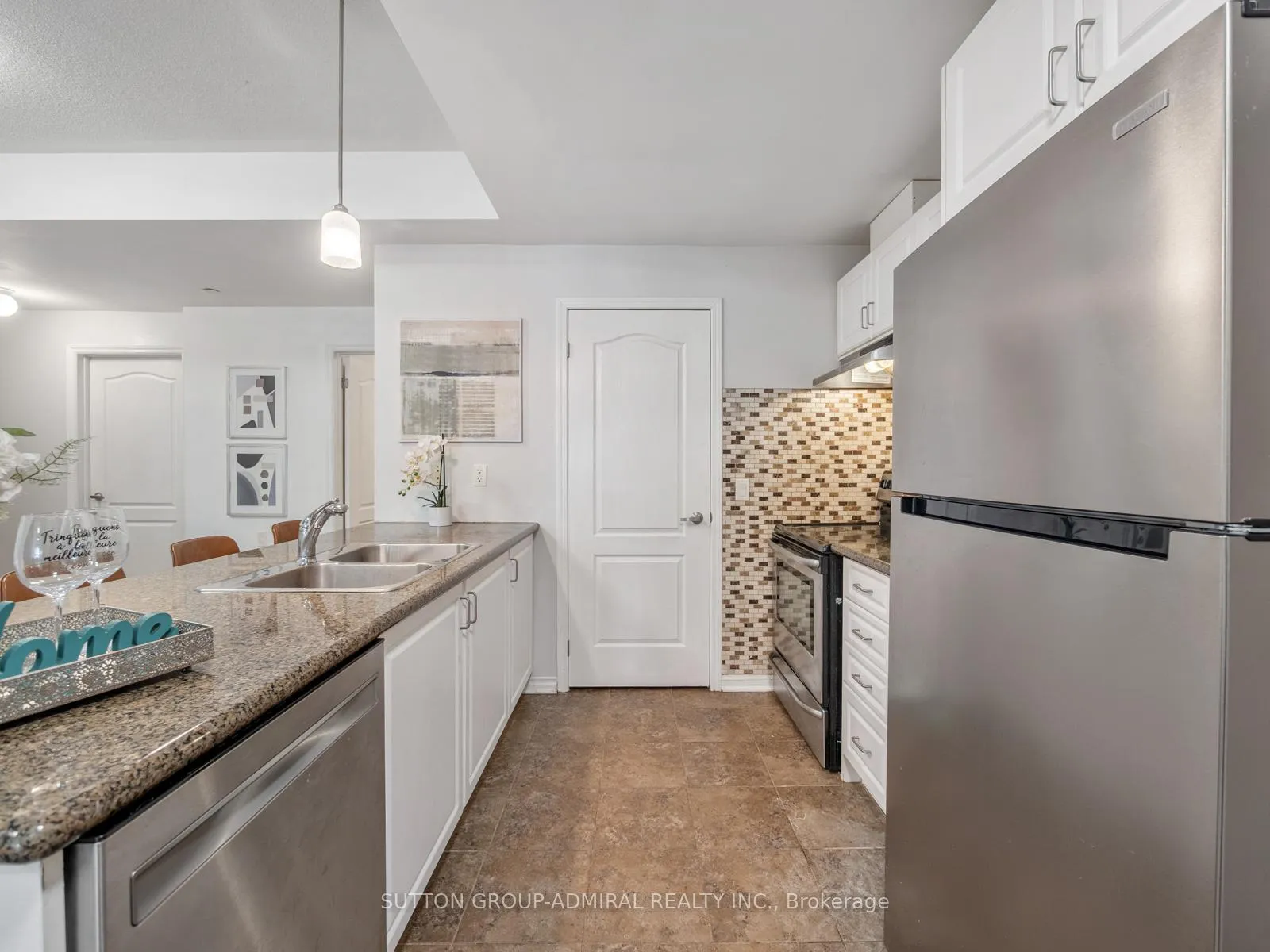Photo 4 of Unit 101, 9589 Keele Street, Vaughan, Maple — HOMEH