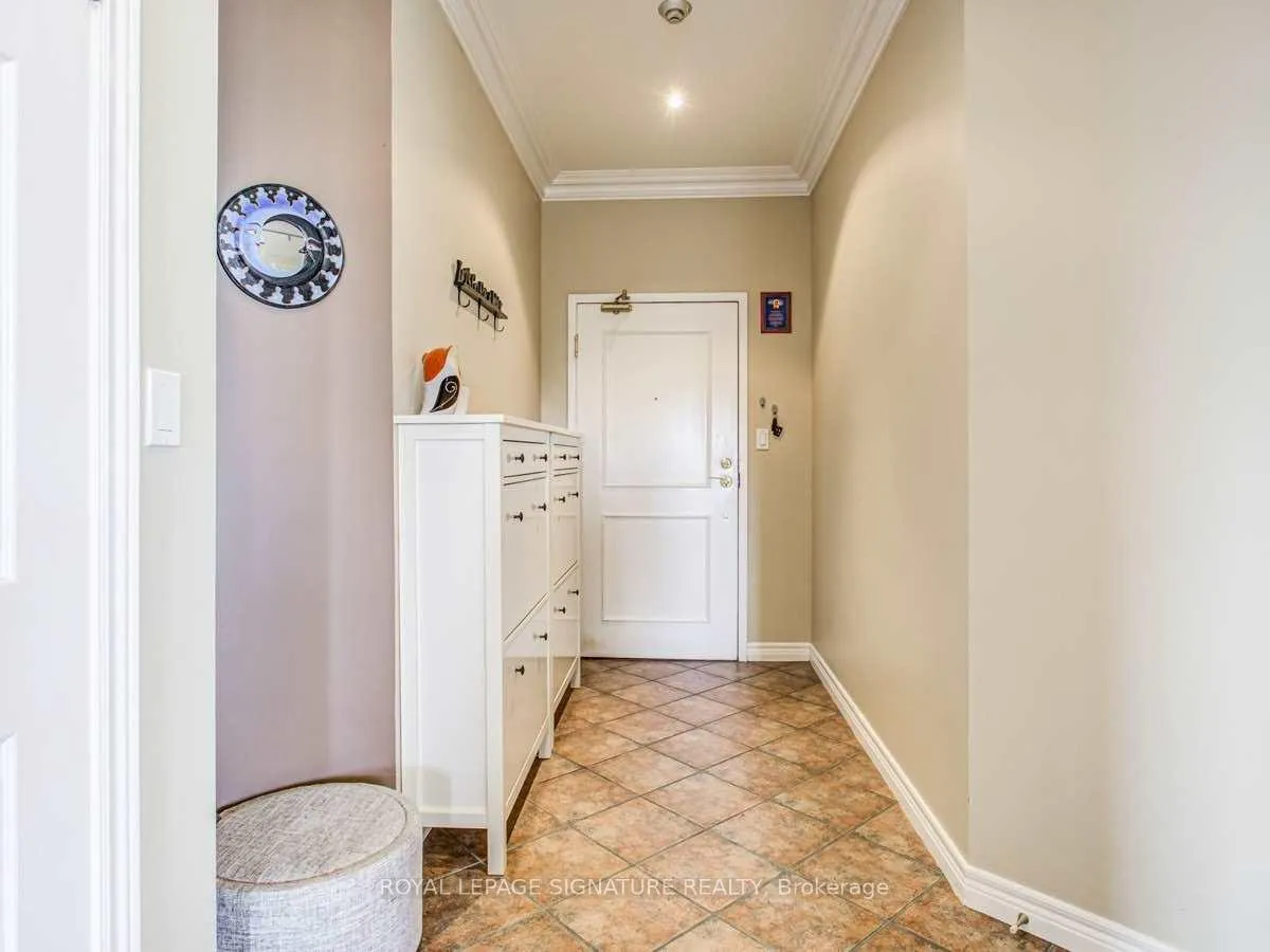 Photo 3 of Unit 513, 1 Leaside Park Drive, Toronto, Leaside — HOMEH