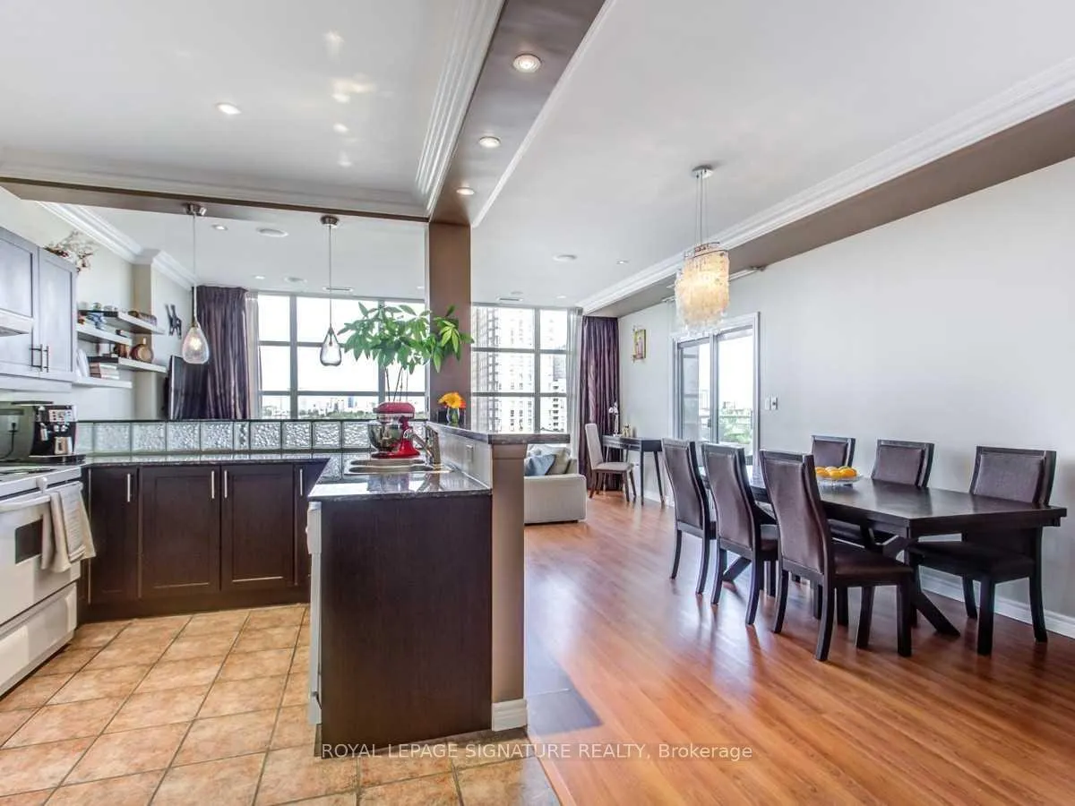 Photo 4 of Unit 513, 1 Leaside Park Drive, Toronto, Leaside — HOMEH