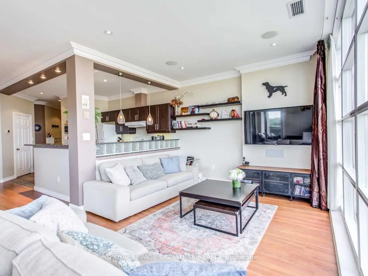 Photo 8 of Unit 513, 1 Leaside Park Drive, Toronto, Leaside — HOMEH