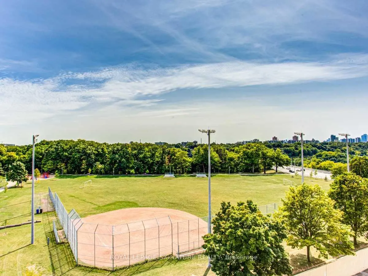 Photo 21 of Unit 513, 1 Leaside Park Drive, Toronto, Leaside — HOMEH