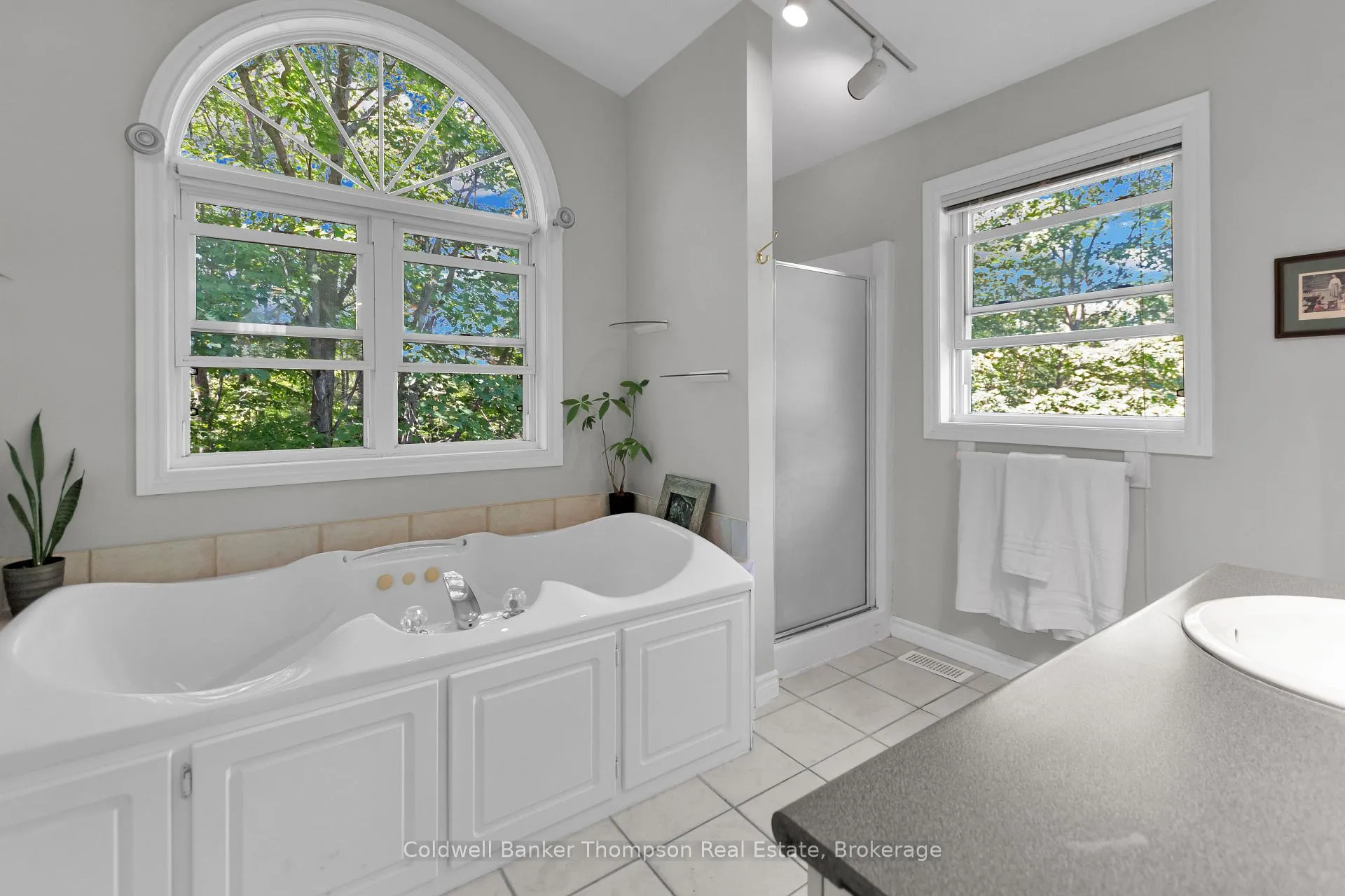 Photo 31 of 2 The Granite Bluff, Bracebridge, Macaulay — HOMEH