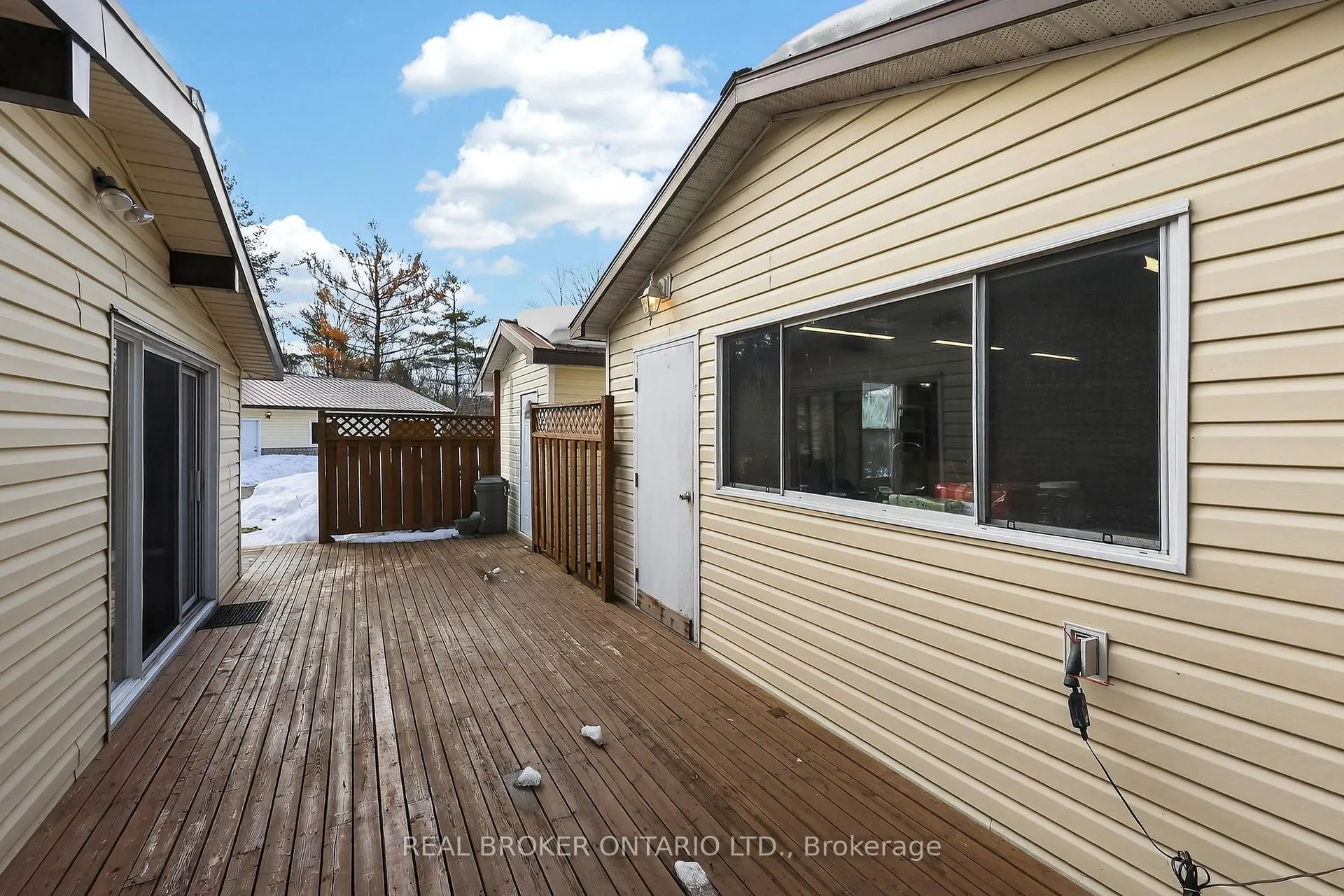 Photo 3 of 7862 Park Lane Crescent, Ramara, Rural Ramara — HOMEH