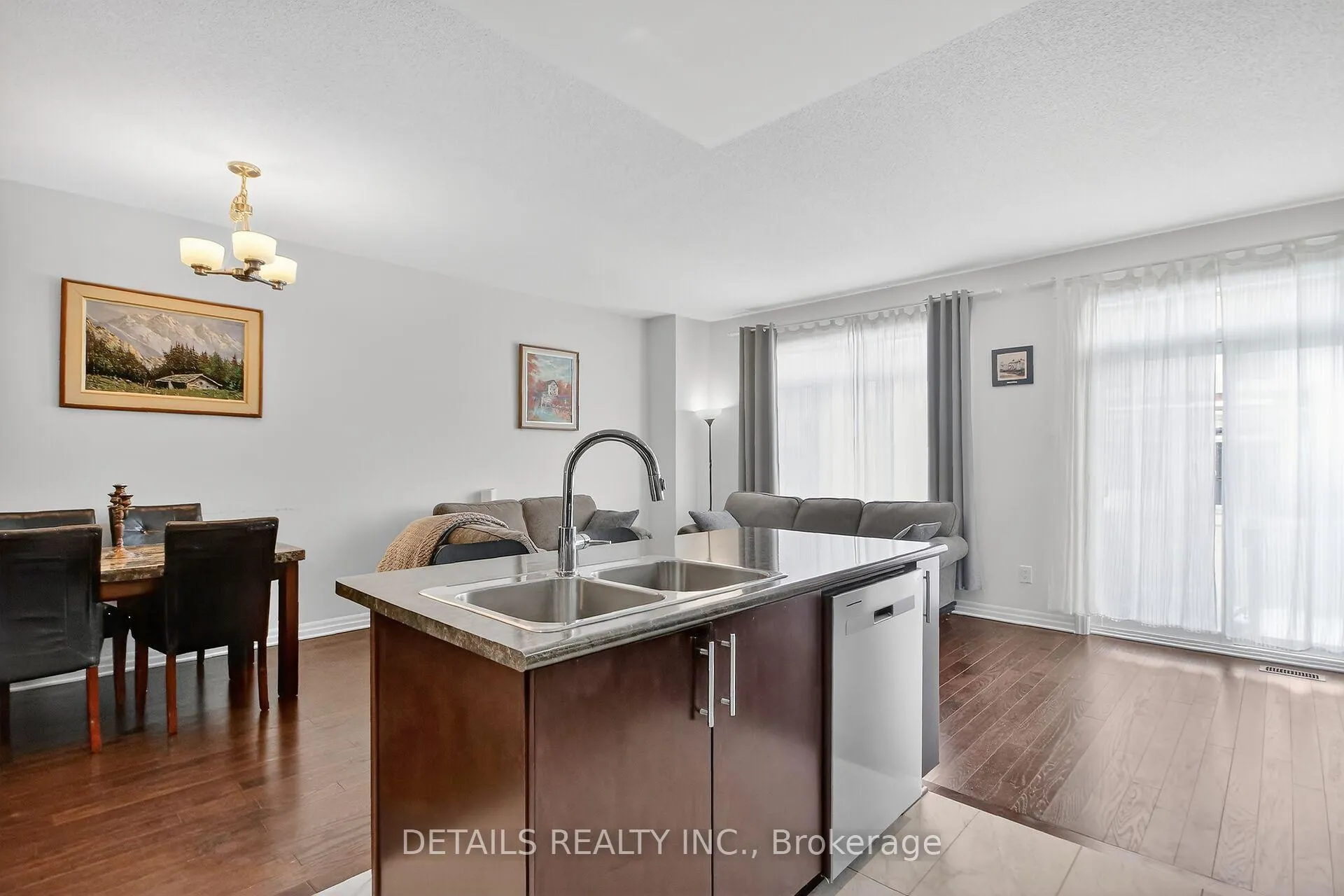 Photo 7 of 124 Overberg Way, Ottawa, Kanata - Emerald Meadows/Trailwest — HOMEH