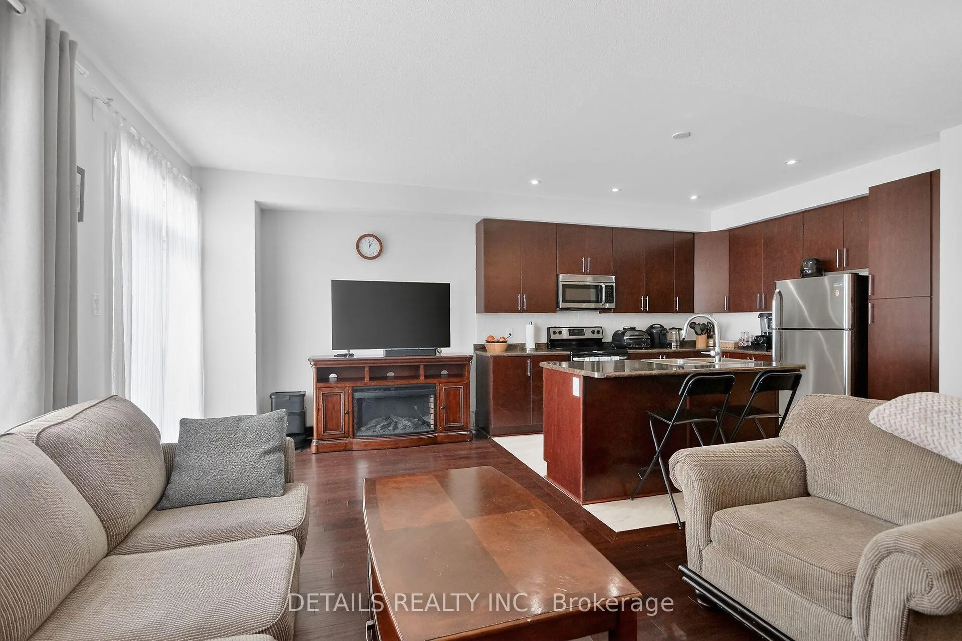 Photo 12 of 124 Overberg Way, Ottawa, Kanata - Emerald Meadows/Trailwest — HOMEH