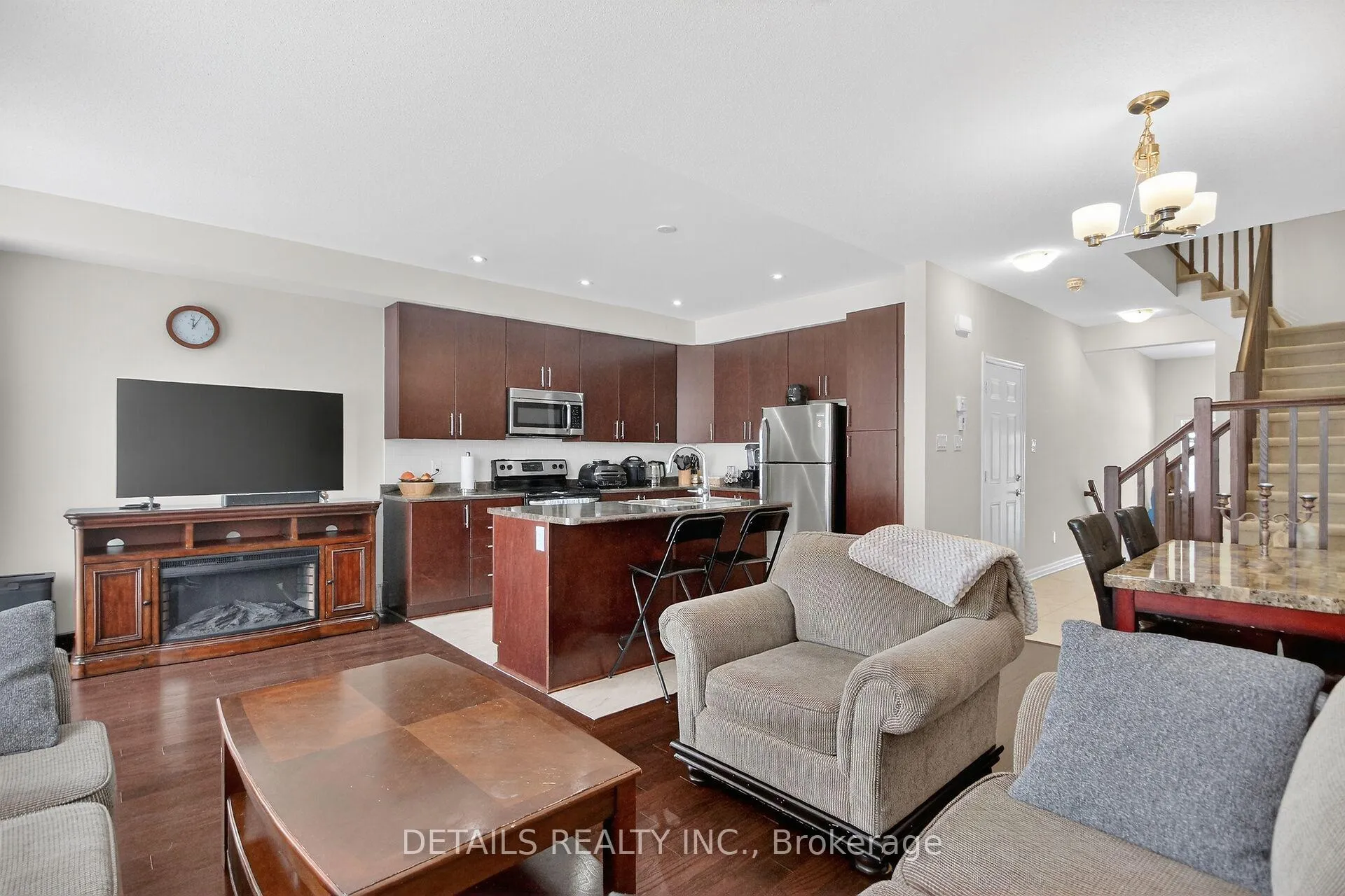 Photo 13 of 124 Overberg Way, Ottawa, Kanata - Emerald Meadows/Trailwest — HOMEH