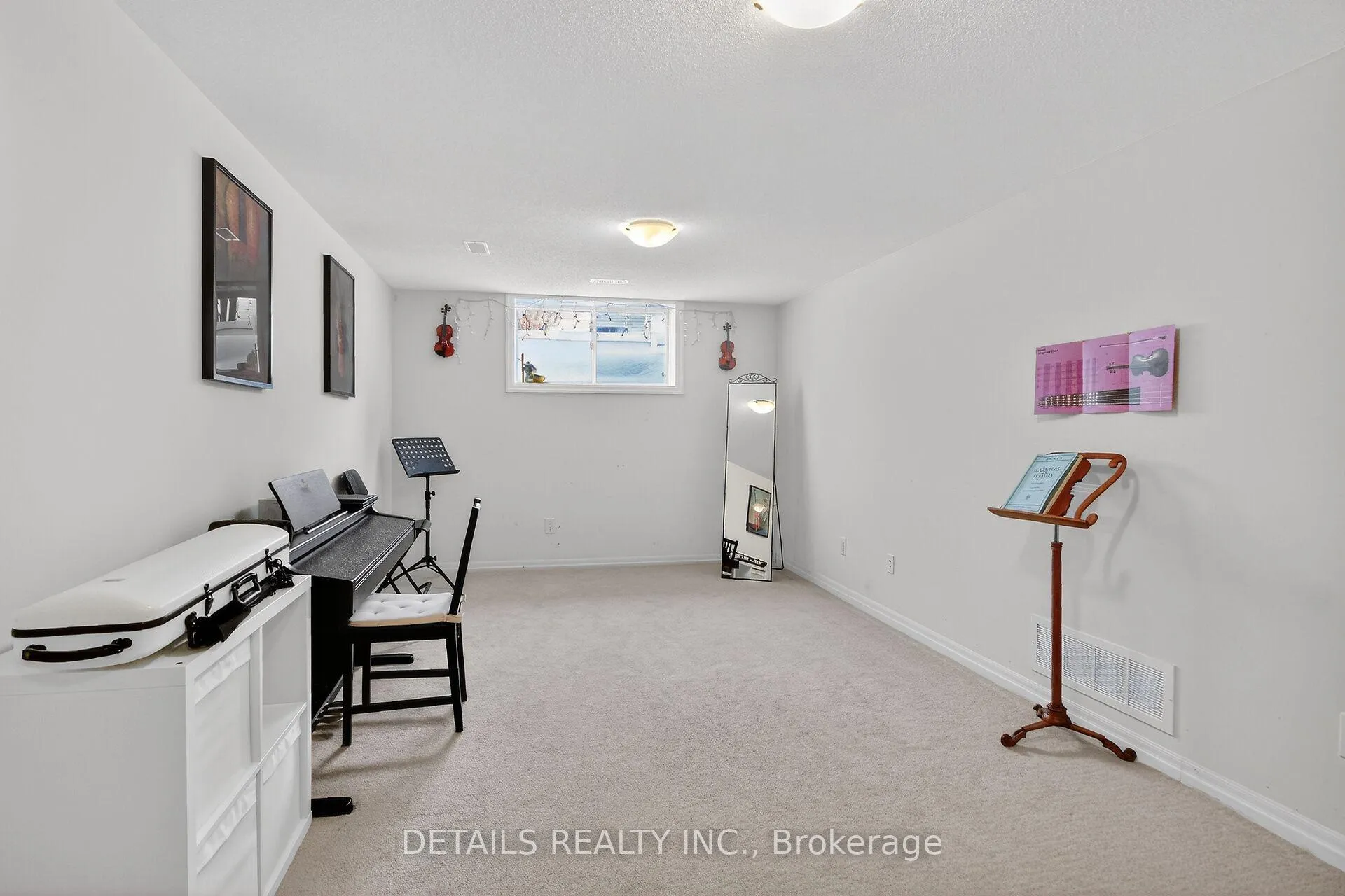 Photo 34 of 124 Overberg Way, Ottawa, Kanata - Emerald Meadows/Trailwest — HOMEH