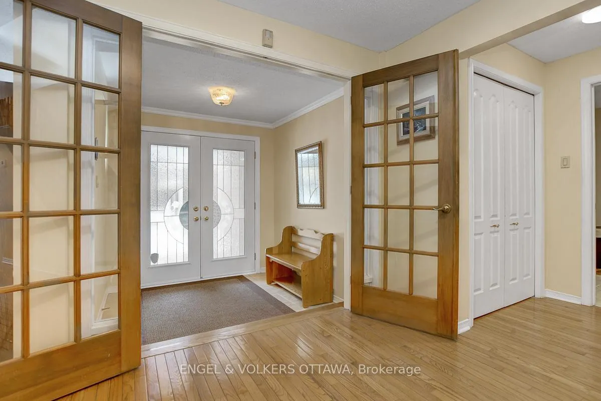 Photo 3 of 7 Condie Street W, Ottawa, Centrepointe — HOMEH