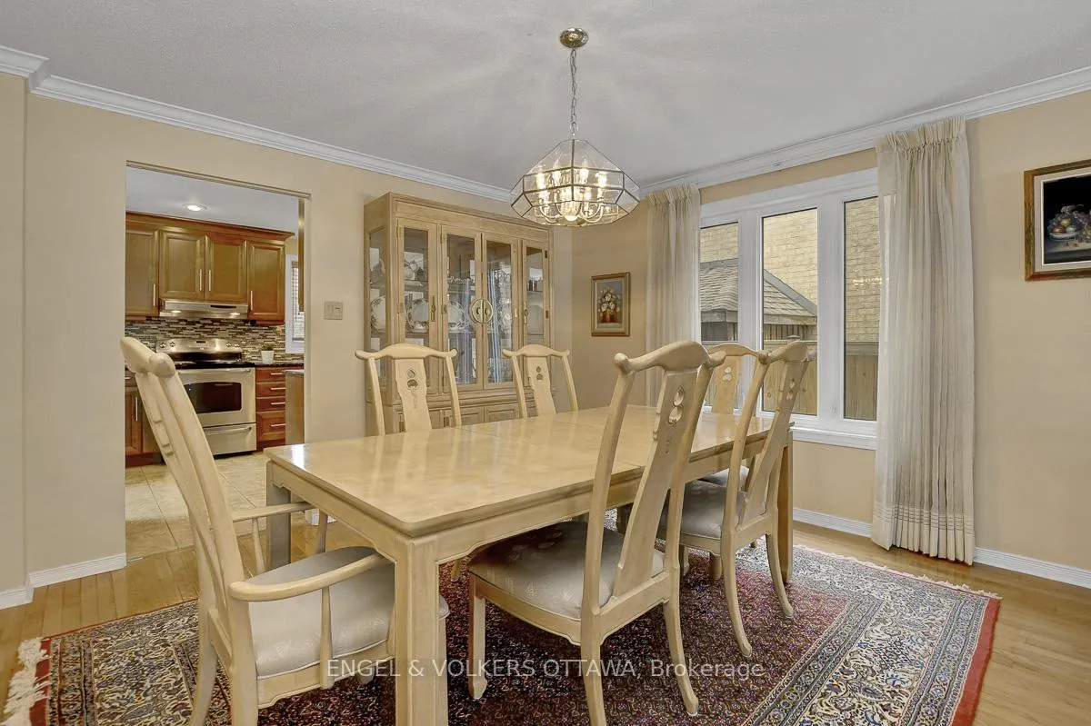 Photo 10 of 7 Condie Street W, Ottawa, Centrepointe — HOMEH