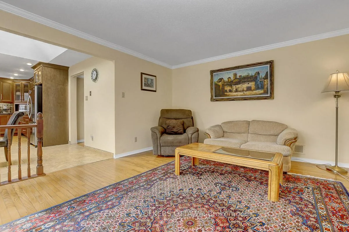 Photo 13 of 7 Condie Street W, Ottawa, Centrepointe — HOMEH