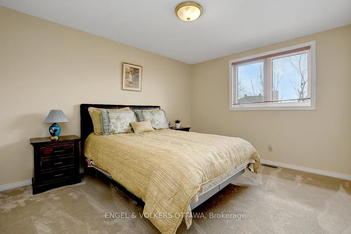 Photo 31 of 7 Condie Street W, Ottawa, Centrepointe — HOMEH