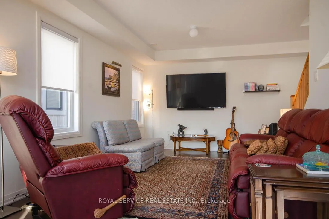 Photo 5 of 114 King William Way, Clarington, Bowmanville — HOMEH