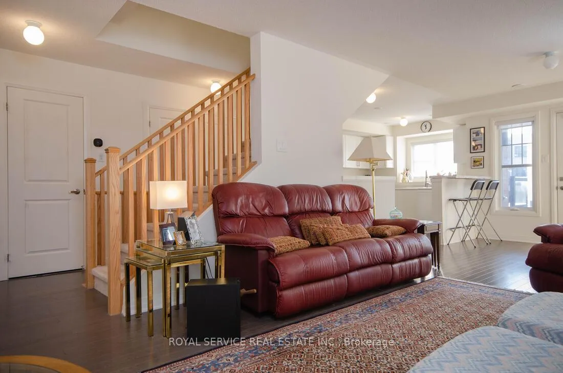 Photo 6 of 114 King William Way, Clarington, Bowmanville — HOMEH