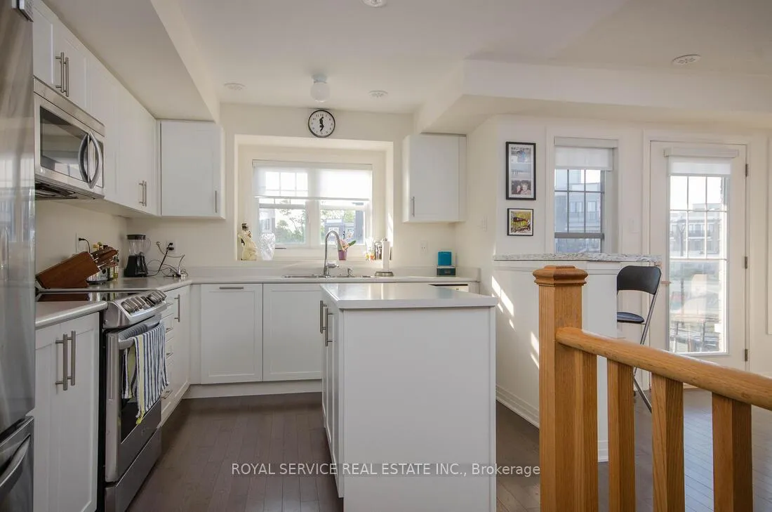 Photo 8 of 114 King William Way, Clarington, Bowmanville — HOMEH