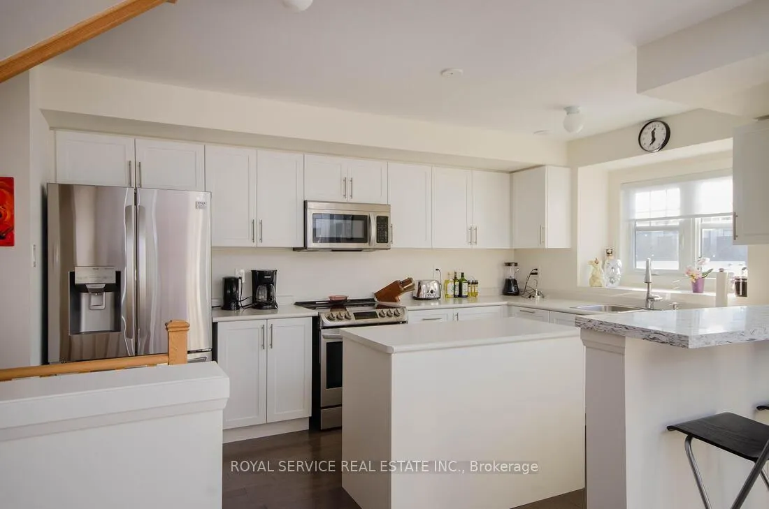 Photo 9 of 114 King William Way, Clarington, Bowmanville — HOMEH