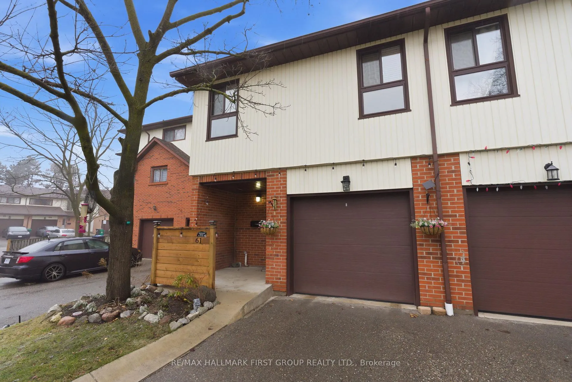 Photo 2 of Unit 61, 61 Foster Crescent, Brampton, Brampton North — HOMEH