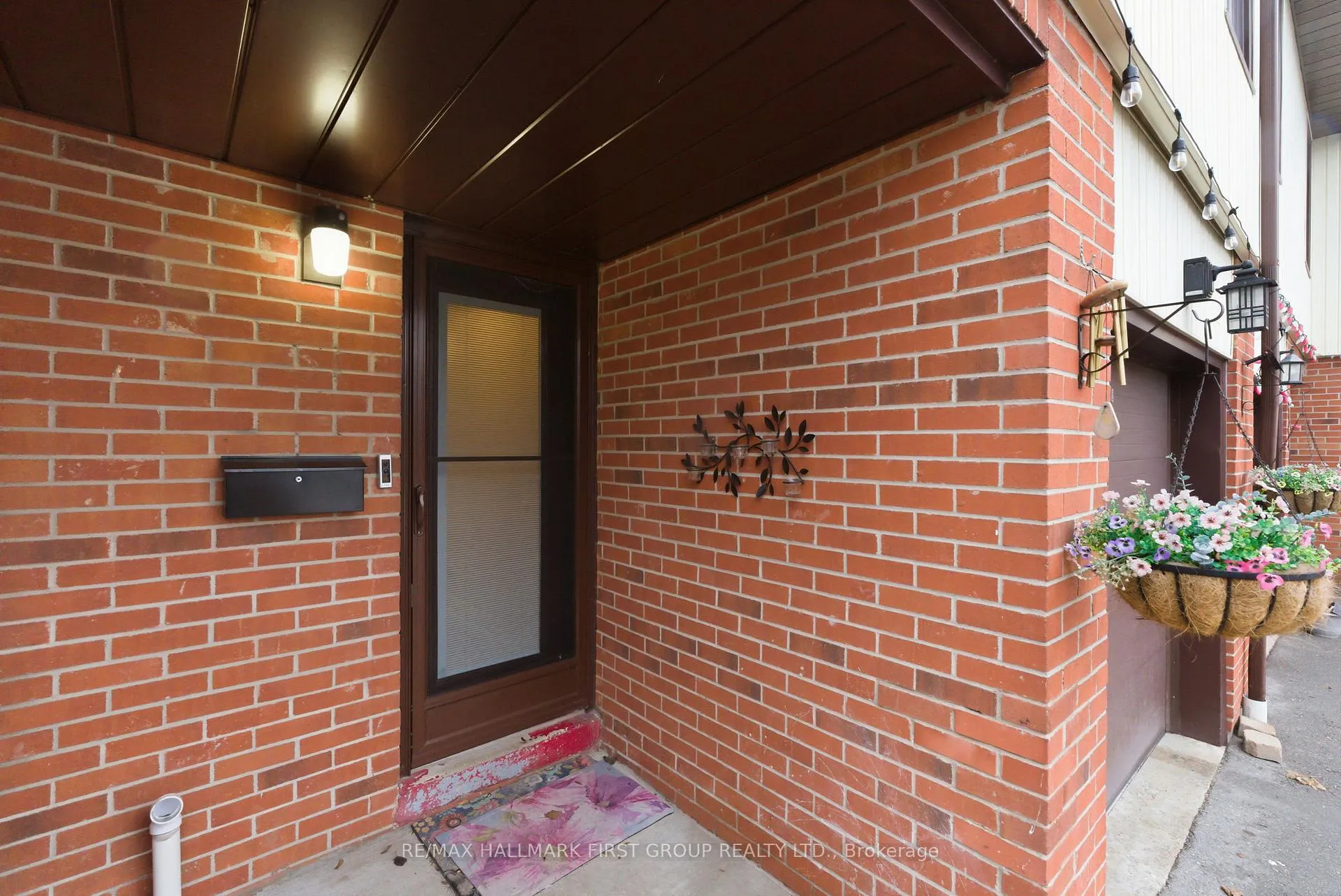 Photo 3 of Unit 61, 61 Foster Crescent, Brampton, Brampton North — HOMEH