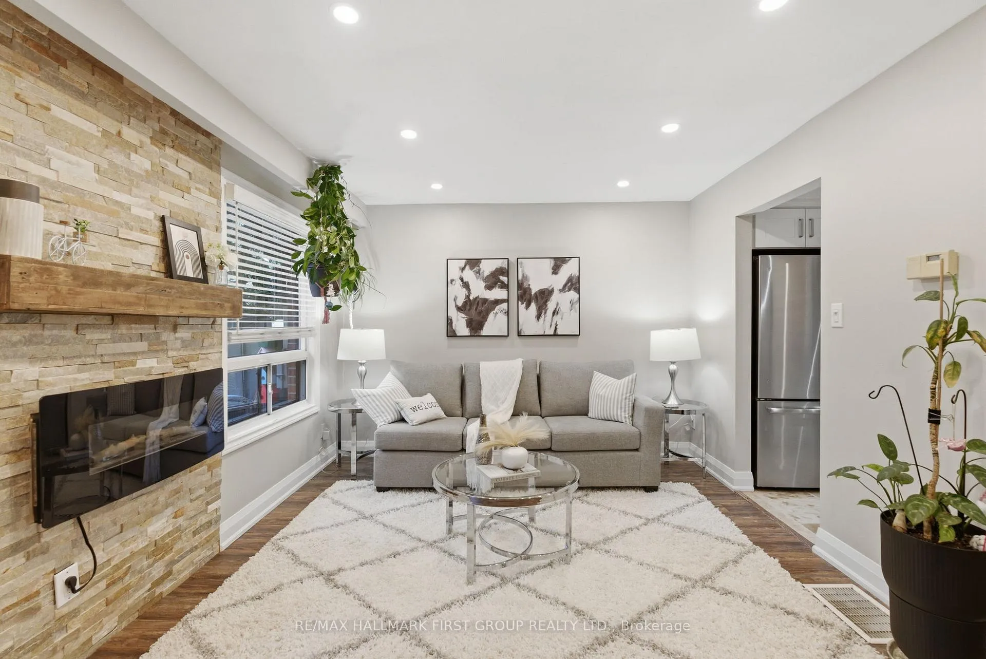 Photo 8 of Unit 61, 61 Foster Crescent, Brampton, Brampton North — HOMEH